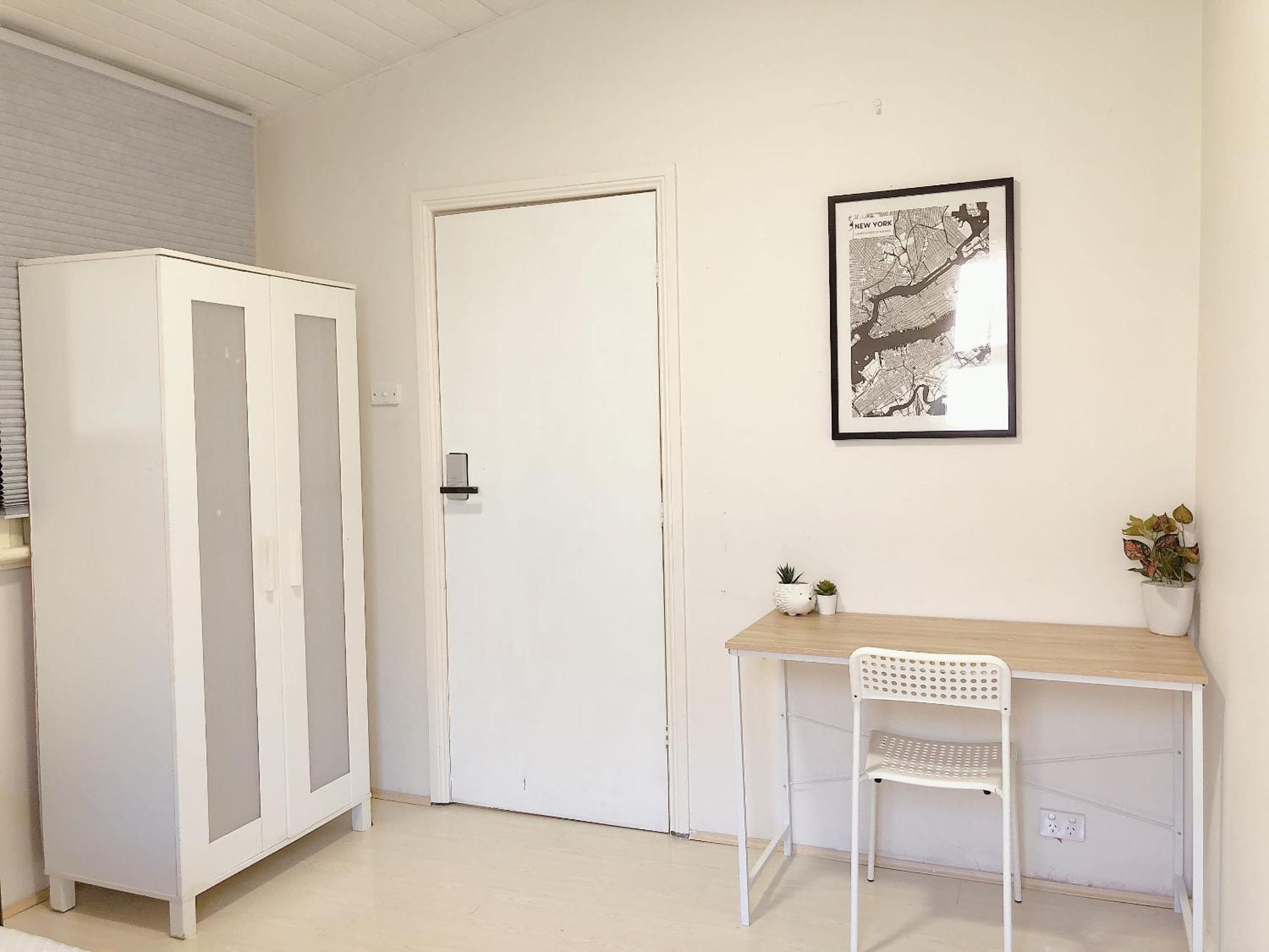 Quaint Double Or Queen - Mins To Stations&unsw - Shared Bathroom Guest house